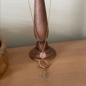 Elegant Gold Pendant Necklace